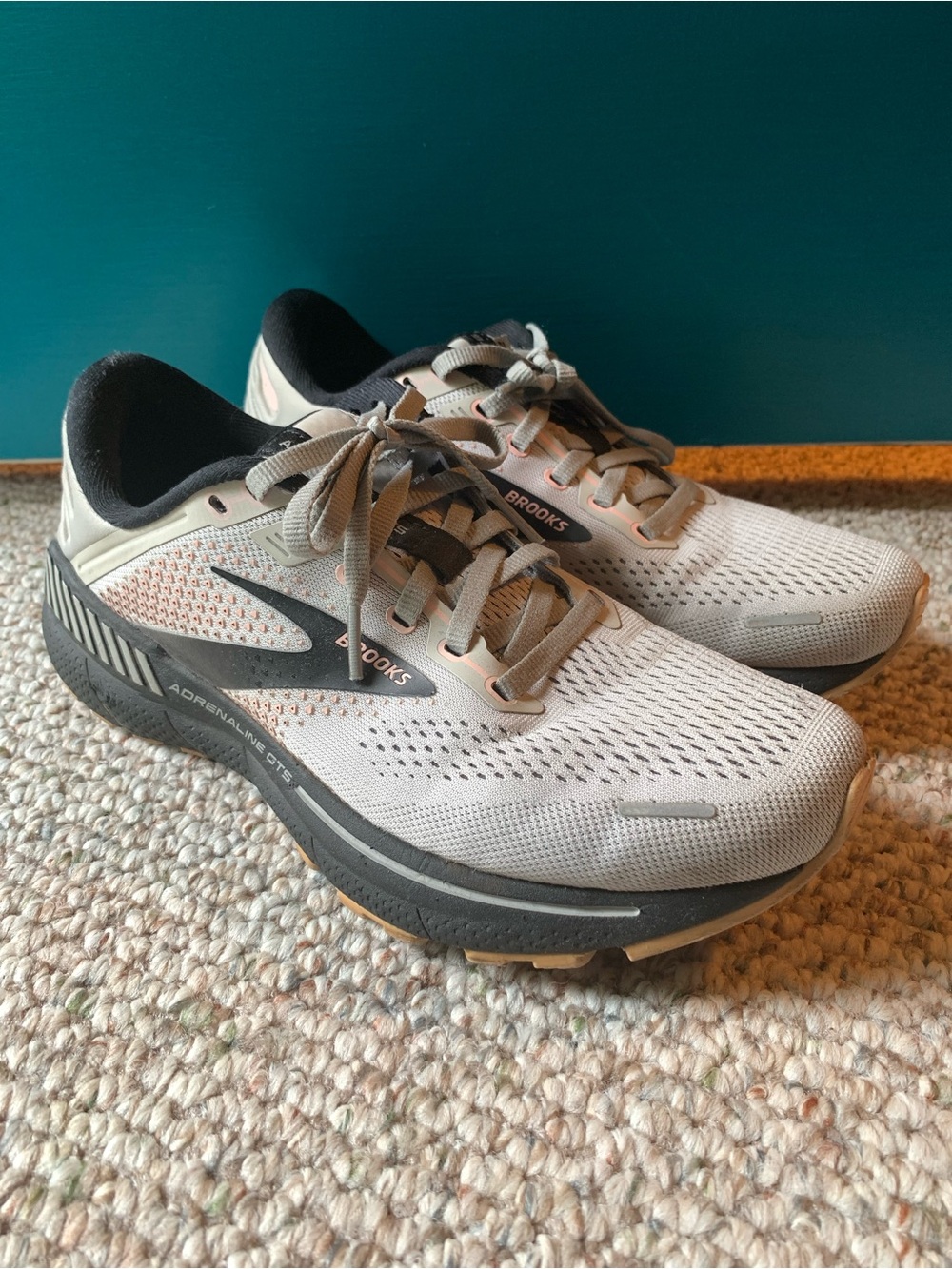 Brooks Women’s Adrenaline GTS Running Shoes - Light Gray/Black